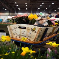 Handwagen mit Gartenmotiv. Handwagen mit Gartenmotiv.